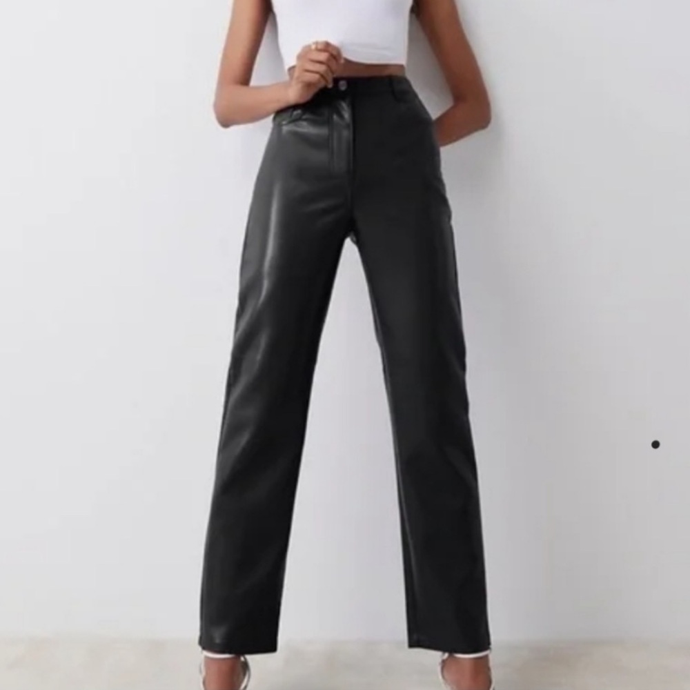 Aritzia Wilfred Melina Faux Leather Pants in black Straight Leg Size 8